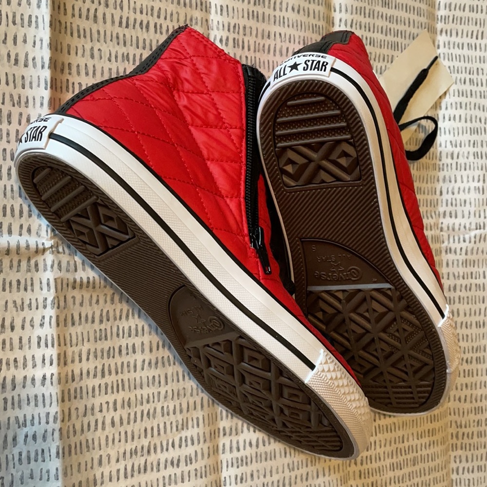 Converse - Picture 2 of 3